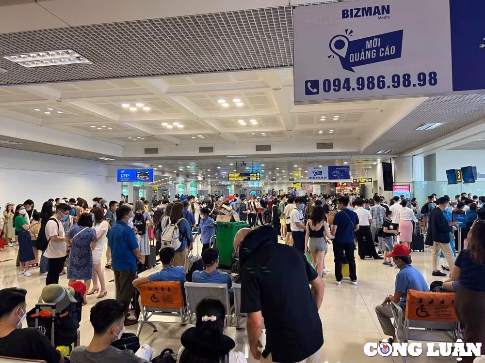 san bay noi bai nem kin nguoi ve que du lich dip nghi le 30 4 1 5 hinh 1