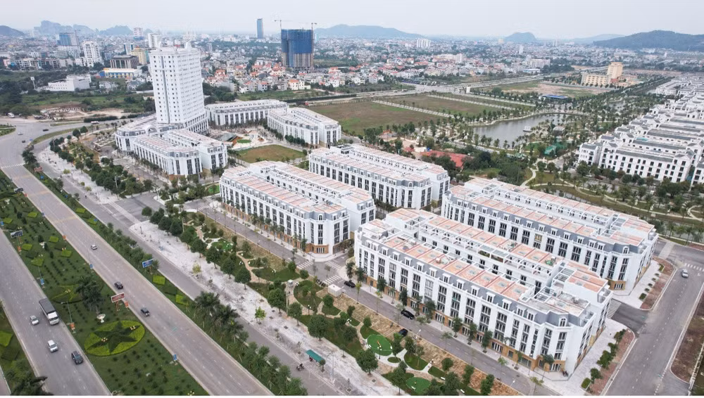 shop thuong mai eurowindow garden city dau an thi truong bds thanh hoa cuoi nam hinh 2