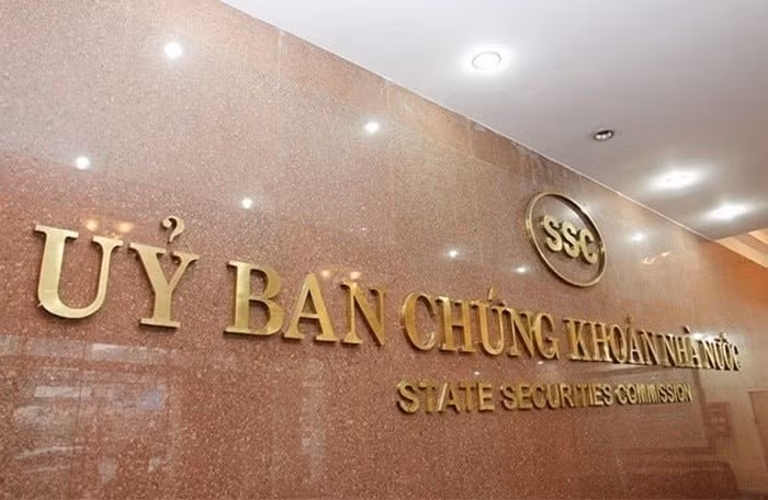 nong khoi to bat giam mot pho vu truong thuoc uy ban chung khoan nha nuoc hinh 1