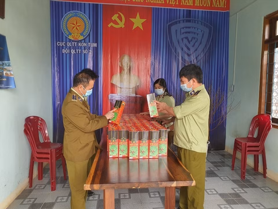 kon tum tieu huy hon 112 chai ruou sam ngoc linh gia hinh 1