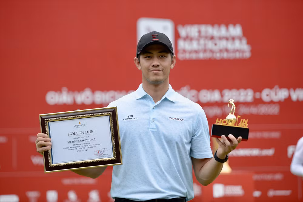giai vo dich golf quoc gia 2022 cup vinfast song minh toa sang hinh 2