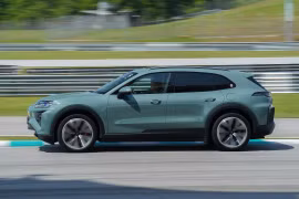 Làn sóng xe điện ở thị trường ô tô hạng sang Việt Nam