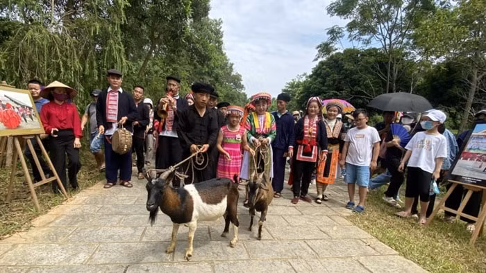 vui tet doc lap tai lang van hoa du lich cac dan toc viet nam hinh 1