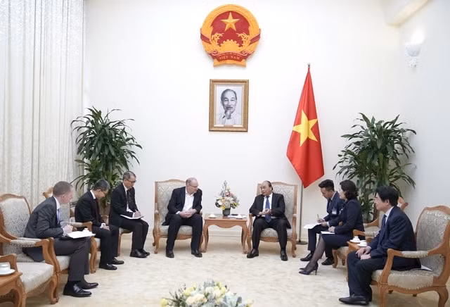 Thủ tướng Nguyễn Xuân Phúc tiếp Chủ tịch Tập đoàn HSBC Mark Tucker. Ảnh: VGP