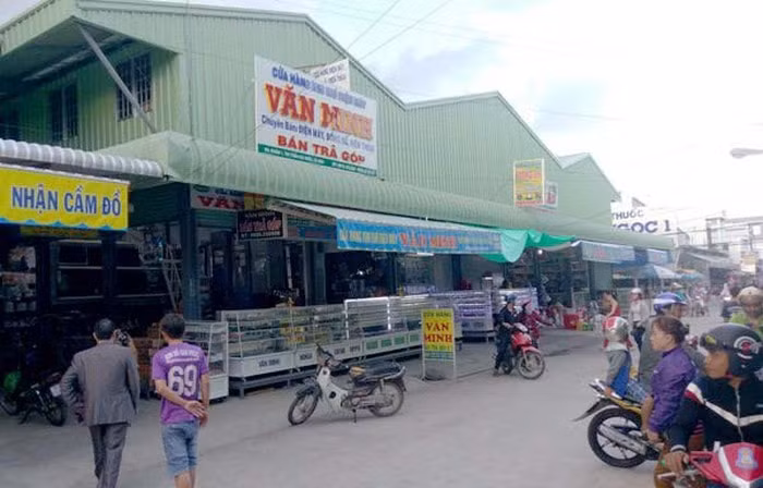 Chợ Cái Nước ở thị trấn Cái Nước, tỉnh Cà Mau. Ảnh: Cảnh Nhật BTT.