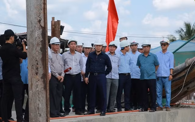 pho thu tuong tran hong ha kiem tra viec bao dam nguon nuoc sinh hoat san xuat phong chong xam nhap man hinh 3