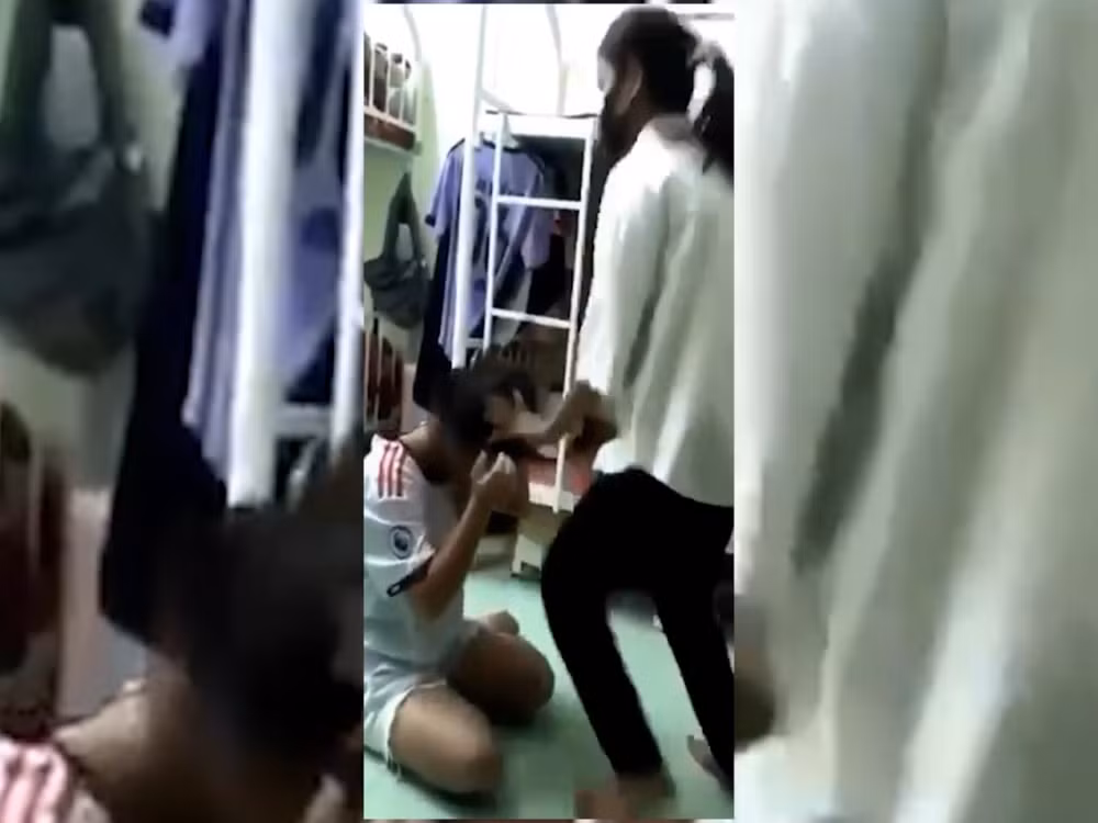 kon tum cong an da xac dinh nhom nu sinh xong vao khu ky tuc hanh hung nu sinh lop 10 hinh 1
