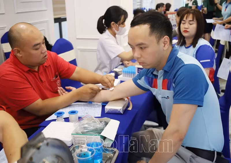 ha nam hoi chu thap do tinh to chuc ngay hoi hien mau tinh nguyen hinh 2