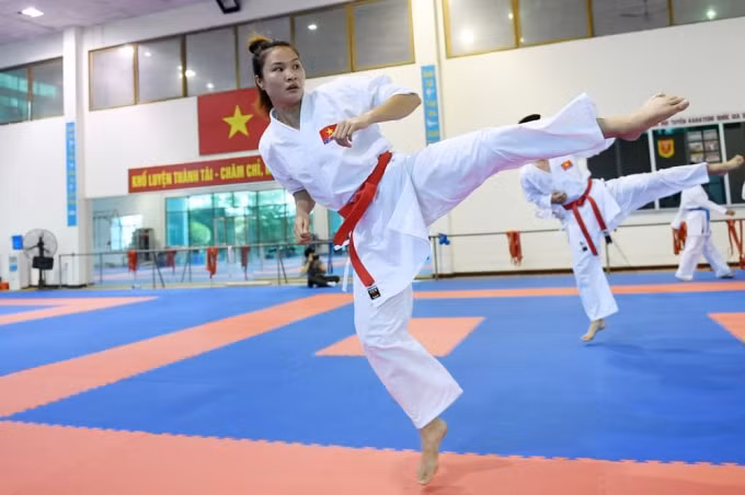 Các VĐV Việt Nam đang nỗ lực tập luyện cho SEA Games 30. Ảnh: Tổng cục TDTT