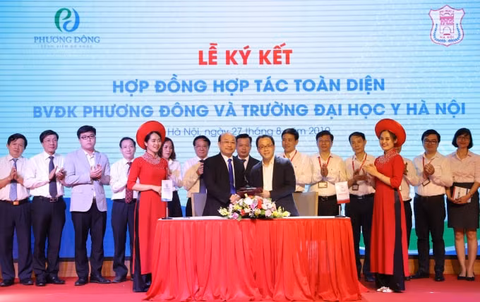 Bệnh viện Đa khoa Phương Đông ký kết hợp tác phát triển toàn diện cùng Đại học Y Hà Nội.