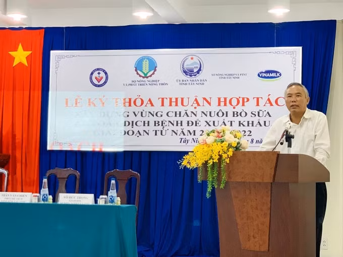Ông Phùng Đức Tiến - Thứ trưởng Bộ NN & PTNT phát biểu chỉ đạo trong Lễ ký hợp tác