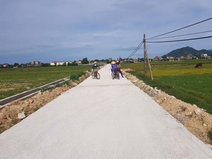 Người dân lo ngại dự án đường kém chất lượng sẽ sớm hư hỏng