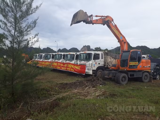 Đoàn xe cơ giới trong ngày khởi công dự án đường bao biển Hạ Long - Cẩm Phả