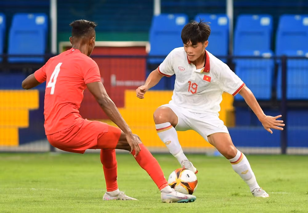 danh bai u22 singapore u22 viet nam chiem ngoi dau bang sea games 32 hinh 2