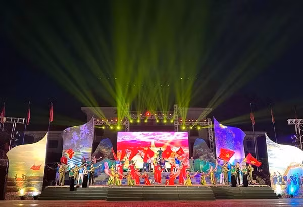 dac sac va xuc dong voi chuong trinh nghe thuat ban hung ca dien bien hinh 1
