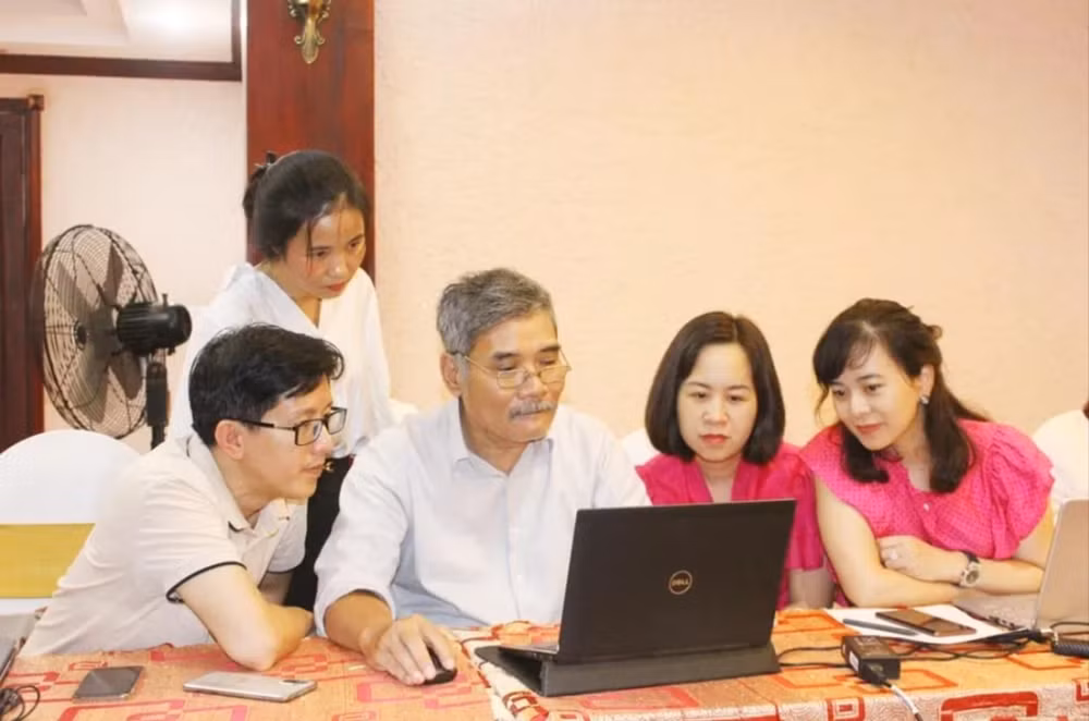 boi duong nghiep vu kien thuc ky nang lam do hoa cho phong vien hinh 1