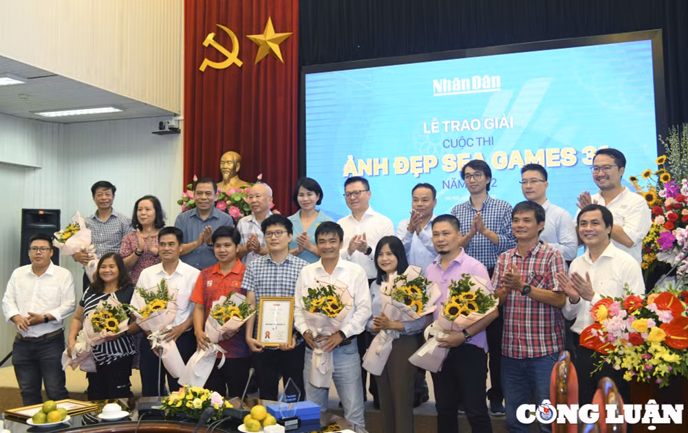 bao nhan dan trao 16 giai thuong cuoc thi anh dep sea games 31 hinh 8