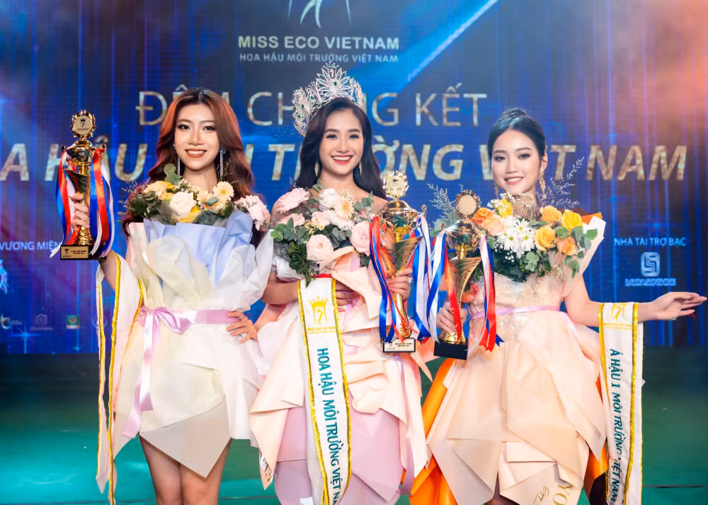 nguyen thanh ha nu sinh den tu ben tre dang quang hoa hau moi truong viet nam mua dau tien hinh 5