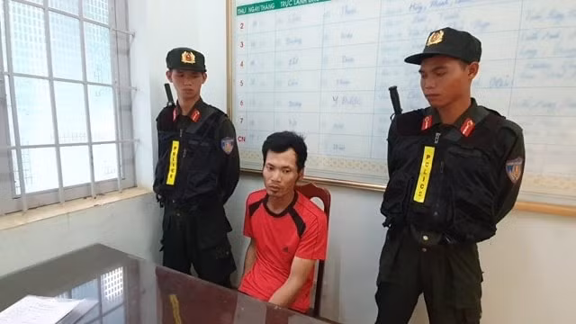 bat doi tuong truy na lan tron trong buon lang cua dong bao dan toc thieu so hinh 1