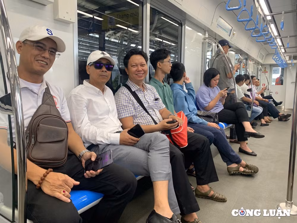 doan hoi nha bao viet nam trai nghiem tuyen metro ben thanh suoi tien hinh 4