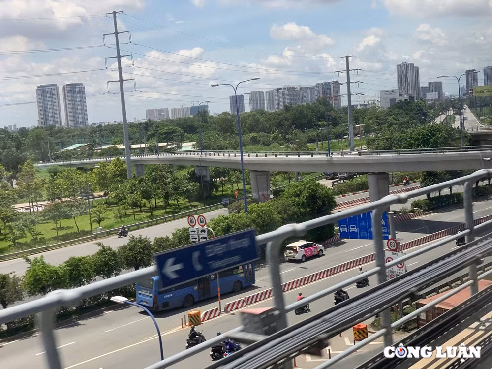 doan hoi nha bao viet nam trai nghiem tuyen metro ben thanh suoi tien hinh 7