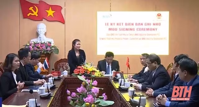 Đại diện Công ty WHAID phát biểu tại buổi ký kết. Ảnh: Báo Thanh Hóa.