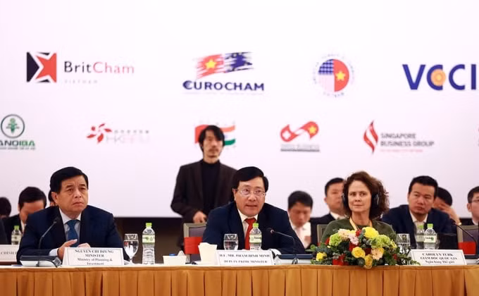 Phó Thủ tướng, Bộ trưởng Bộ Ngoại giao Phạm Bình Minh phát biểu tại diễn đàn.