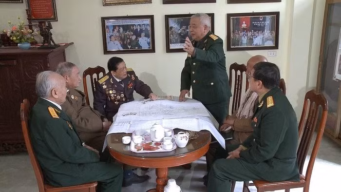 “Chuyện những người lính già” kể về hồi ức không thể nào quên của những cựu chiến binh- những người lính can trường trong chiến dịch Điện Biên Phủ 65 năm về trước.