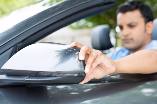 Cách chỉnh gương chiếu hậu để triệt tiêu hoàn toàn điểm mù nguy hiểm khi chuyển làn