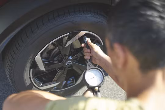 Hiểu đúng về số áp suất trên lốp xe để tránh bơm sai
