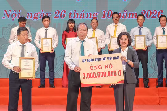 EVN ủng hộ Quỹ “Vì người nghèo” và an sinh xã hội Thành phố Hà Nội năm 2026 