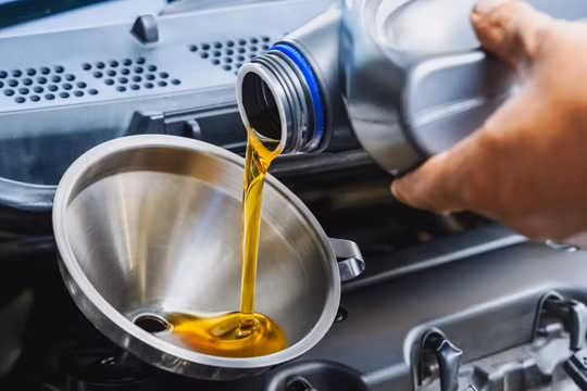 Xe ít chạy vẫn cần thay dầu định kỳ 6-12 tháng