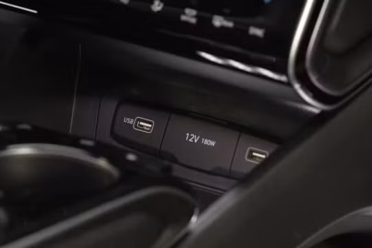 Những cách nên thử đầu tiên khi cổng USB trên ô tô bỗng dưng ‘chết’?