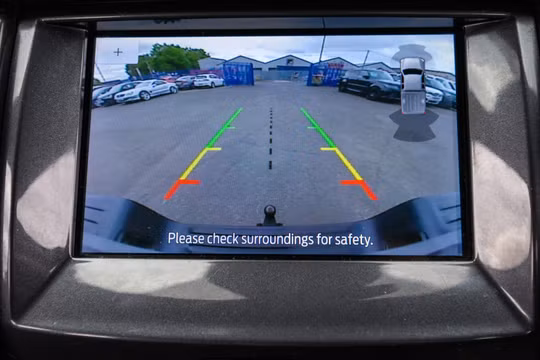 Camera lùi có thật sự giúp lái xe an toàn hơn?
