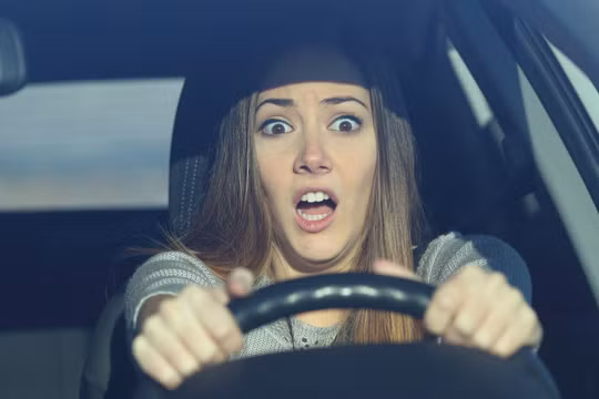 Vô lăng rung khi chạy nhanh: đâu là nguyên nhân nguy hiểm?