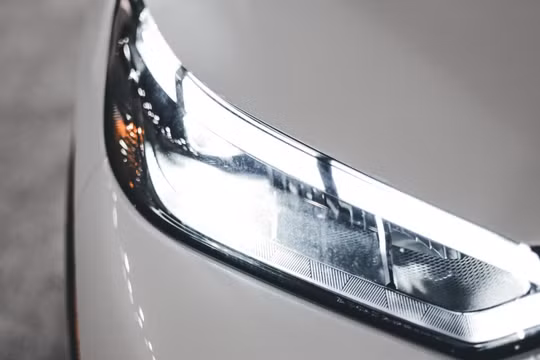 Những lưu ý khi thay đèn pha ô tô sang LED