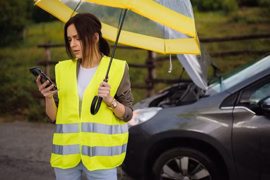 Có thể dùng cáp câu bình ắc quy khi trời mưa không?