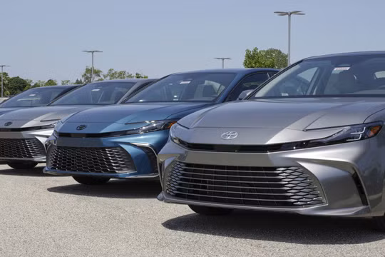 Muốn mua xe hybrid vì giá xăng tăng? Người dùng cần lưu ý gì