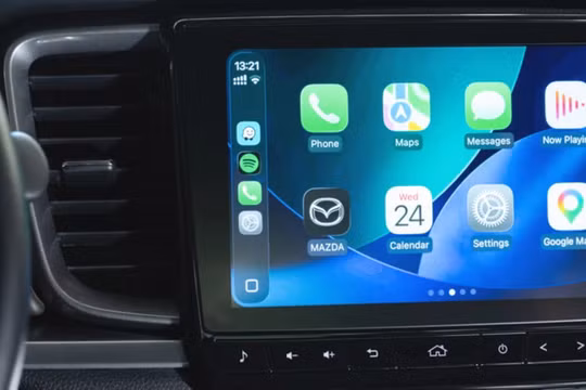 Vì sao điện thoại bị nóng khi dùng CarPlay hoặc Android Auto?