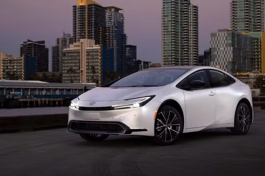 Kỷ nguyên siêu hybrid: lời giải mới cho nỗi lo hết pin xe giữa đường