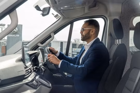Những lưu ý an toàn khi lái xe minibus trên đường cao tốc