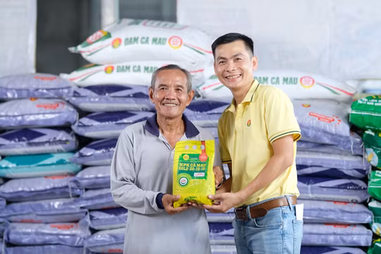 Tiếp sức nhà nông, vượt khó tới mùa vàng