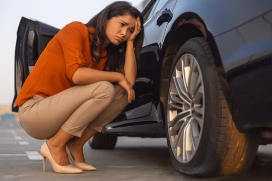 Cách vá lốp ô tô nhanh nhất khi gặp sự cố giữa đường