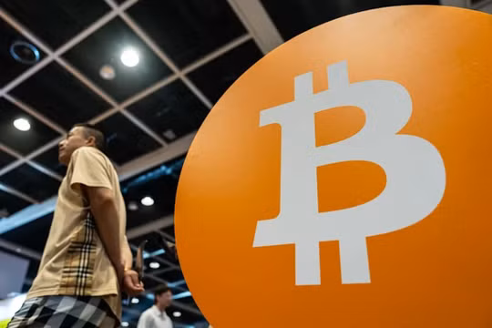 Bitcoin lao dốc về 76.000 USD, áp lực bán vẫn chưa dừng lại