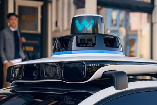 Robotaxi Waymo vô tình giúp nghi phạm trộm cắp tẩu thoát khỏi cảnh sát