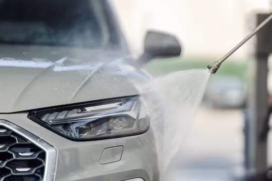 Áp lực nước rửa xe chuẩn để không làm hỏng sơn xe
