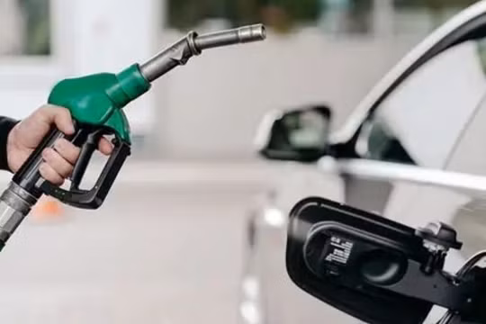 Xăng đắt, một số ứng dụng hẹn hò tung chiêu 'tặng xăng' để kéo người dùng
