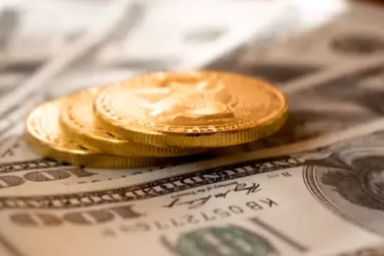 Giá vàng thế giới suy yếu khi các cuộc đàm phán Mỹ-Iran tiếp tục thu hút sự chú ý vào dầu mỏ và lãi suất