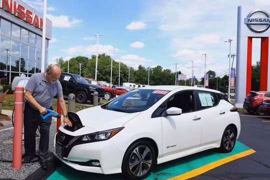 Vì sao người Mỹ chọn xe hybrid thay vì xe điện?