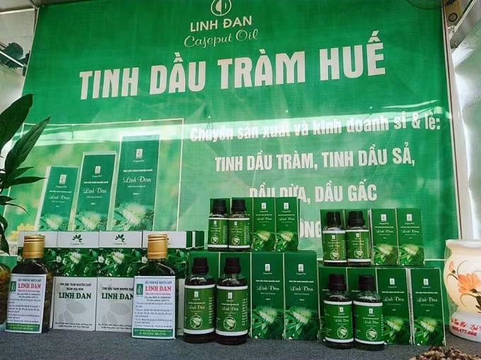 Tinh dầu tràm Linh Đan (Phong Điền) là một trong những sản phẩm tiêu biểu thuộc nhóm sản phẩm chế biến nông lâm, thủy sản và thực phẩm.